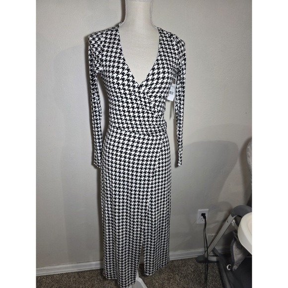 Good American Dresses & Skirts - Good American Houndstooth Wrap Dress Long Sleeve Tie Waist Size 1